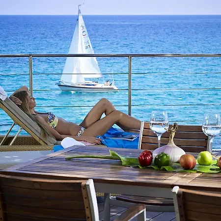 Paradisso Beach Villas