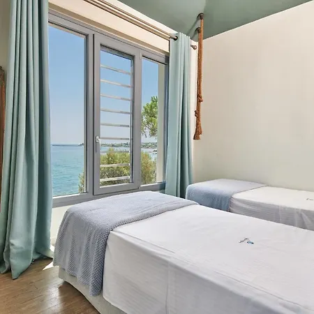 Villa Paradisso Beach Villas Amoudi