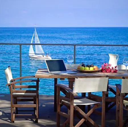 Paradisso Beach Villas Amoudi